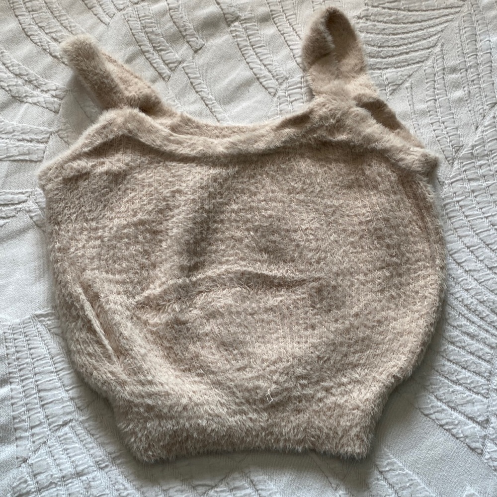 Bb Dakota fuzzy crop in tan